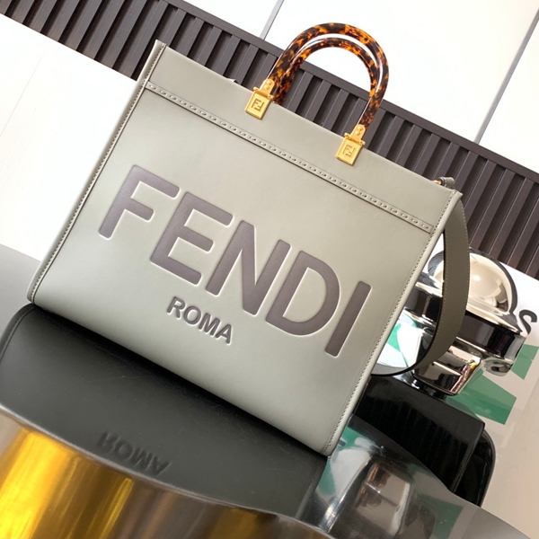 スーパーコピーブランドバッグ正面デザイン